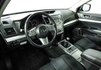 Подержанный автомобиль Subaru Outback Wagon 2011 года (11 фото)