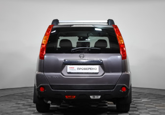 Подержанный автомобиль Nissan X-Trail 2007 года (5 фото)