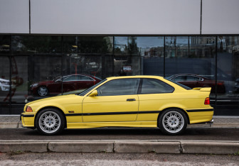 Подержанный автомобиль BMW M3 Coupe 1994 года (9 фото)