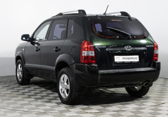 Подержанный автомобиль Hyundai Tucson 2008 года (7 фото)