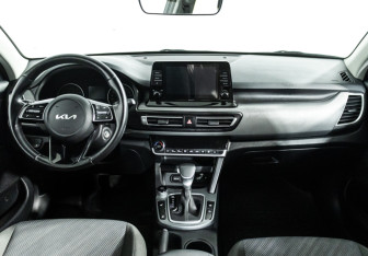 Подержанный автомобиль Kia Seltos 2021 года (14 фото)