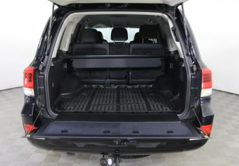 Подержанный автомобиль Toyota Land Cruiser Suv 2018 года (14 фото)