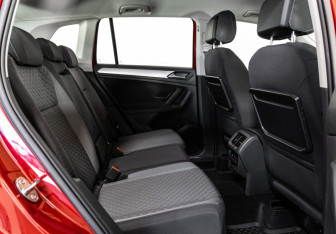 Подержанный автомобиль Volkswagen Tiguan 2020 года (18 фото)