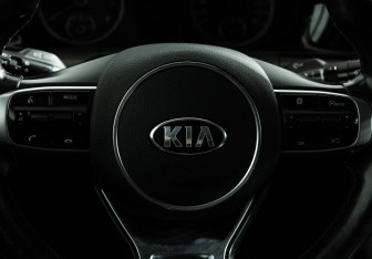 Подержанный автомобиль Kia K5 2021 года (15 фото)