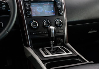 Подержанный автомобиль Mazda CX-9 2008 года (12 фото)
