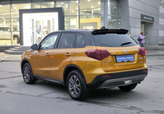 Подержанный автомобиль Suzuki Vitara 2019 года (6 фото)