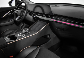 Подержанный автомобиль Omoda C5 2023 года (14 фото)