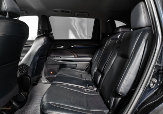 Подержанный автомобиль Toyota Highlander 2014 года (15 фото)