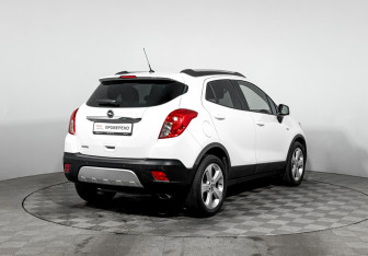 Подержанный автомобиль Opel Mokka 2013 года (5 фото)