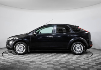 Подержанный автомобиль Ford Focus Hatchback 2011 года (34 фото)