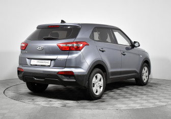 Подержанный автомобиль Hyundai Creta 2019 года (5 фото)