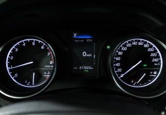 Подержанный автомобиль Toyota Camry Sedan 2018 года (12 фото)