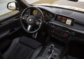 Подержанный автомобиль BMW X5 2017 года (12 фото)