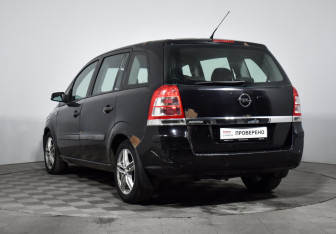 Подержанный автомобиль Opel Zafira Compactvan 2008 года (7 фото)