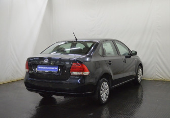 Подержанный автомобиль Volkswagen Polo Sedan 2013 года (5 фото)