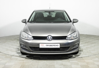 Подержанный автомобиль Volkswagen Golf Hatchback 2013 года (2 фото)