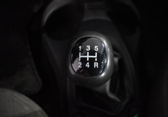 Подержанный автомобиль Ford Focus Sedan 2004 года (15 фото)