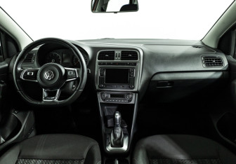 Подержанный автомобиль Volkswagen Polo Sedan 2018 года (13 фото)