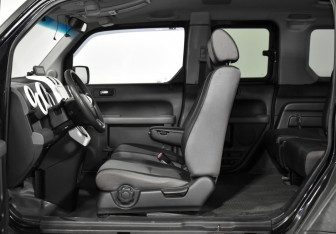 Подержанный автомобиль Honda Element 2003 года (13 фото)