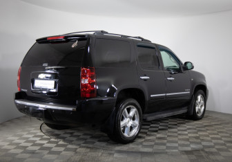 Подержанный автомобиль Chevrolet Tahoe 2012 года (5 фото)