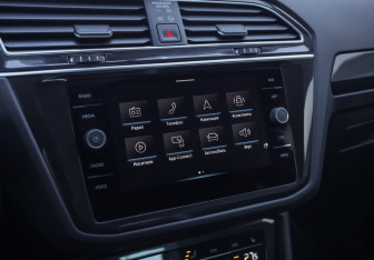 Подержанный автомобиль Volkswagen Tiguan 2021 года (14 фото)