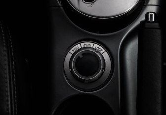 Подержанный автомобиль Peugeot 4007 2010 года (14 фото)