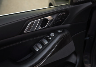 Подержанный автомобиль BMW X7 2019 года (26 фото)