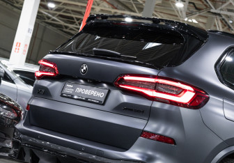 Подержанный автомобиль BMW X5 2019 года (12 фото)