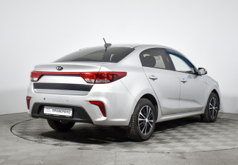 Подержанный автомобиль Kia Rio Sedan 2017 года (5 фото)