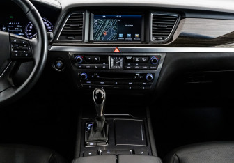 Подержанный автомобиль Hyundai Genesis 2015 года (19 фото)