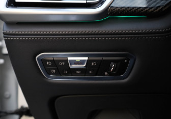 Подержанный автомобиль BMW X6 2020 года (28 фото)