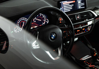 Подержанный автомобиль BMW X3 2018 года (33 фото)