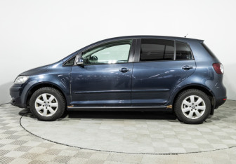 Подержанный автомобиль Volkswagen Golf Plus 2008 года (8 фото)