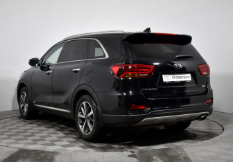 Подержанный автомобиль Kia Sorento 2018 года (6 фото)