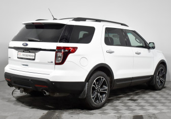 Подержанный автомобиль Ford Explorer 2014 года (5 фото)