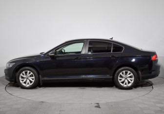 Подержанный автомобиль Volkswagen Passat Sedan 2020 года (8 фото)