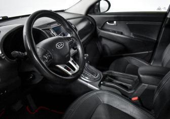 Подержанный автомобиль Kia Sportage 2012 года (9 фото)