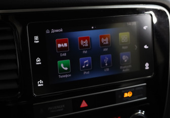 Подержанный автомобиль Mitsubishi Outlander 2018 года (16 фото)