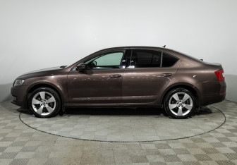 Подержанный автомобиль Skoda Octavia Liftback 2014 года (8 фото)