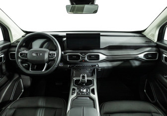 Подержанный автомобиль Geely Okavango 2023 года (13 фото)