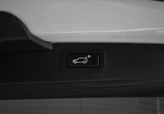 Подержанный автомобиль BMW X5 2012 года (20 фото)