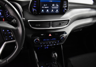 Подержанный автомобиль Hyundai Tucson 2019 года (16 фото)