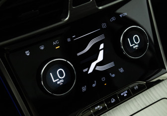 Подержанный автомобиль Exeed TXL 2023 года (21 фото)