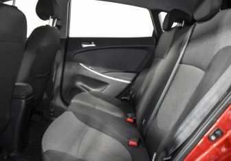 Подержанный автомобиль Hyundai Solaris Hatchback 2011 года (12 фото)