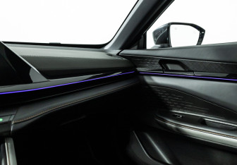 Подержанный автомобиль Changan UNI-V 2024 года (21 фото)