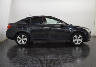 Подержанный автомобиль Chevrolet Cruze Sedan 2011 года (4 фото)
