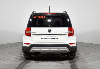 Подержанный автомобиль Skoda Yeti 2017 года (6 фото)