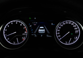 Подержанный автомобиль Toyota Camry Sedan 2019 года (33 фото)