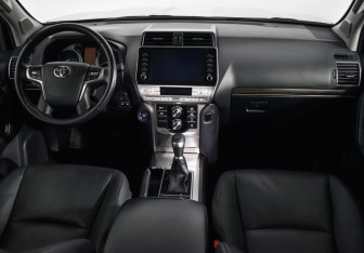 Подержанный автомобиль Toyota Land Cruiser Prado 2022 года (14 фото)