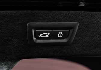 Подержанный автомобиль BMW X6 2015 года (35 фото)